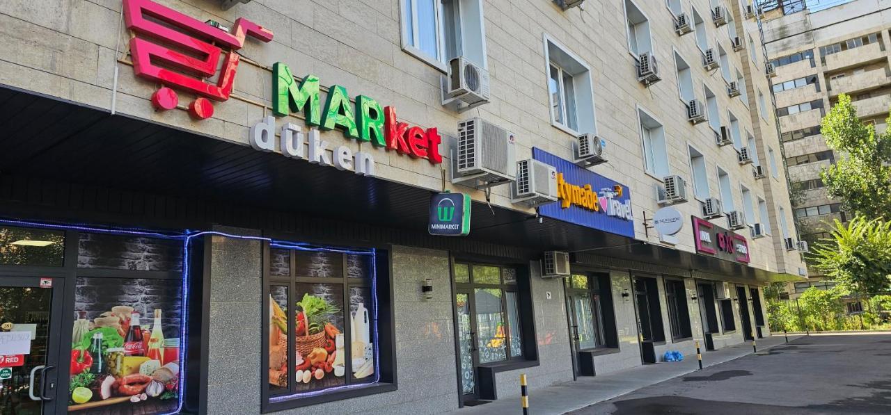 One Bedroom Apartment Next To Arbat In The Heart Of الماتي المظهر الخارجي الصورة