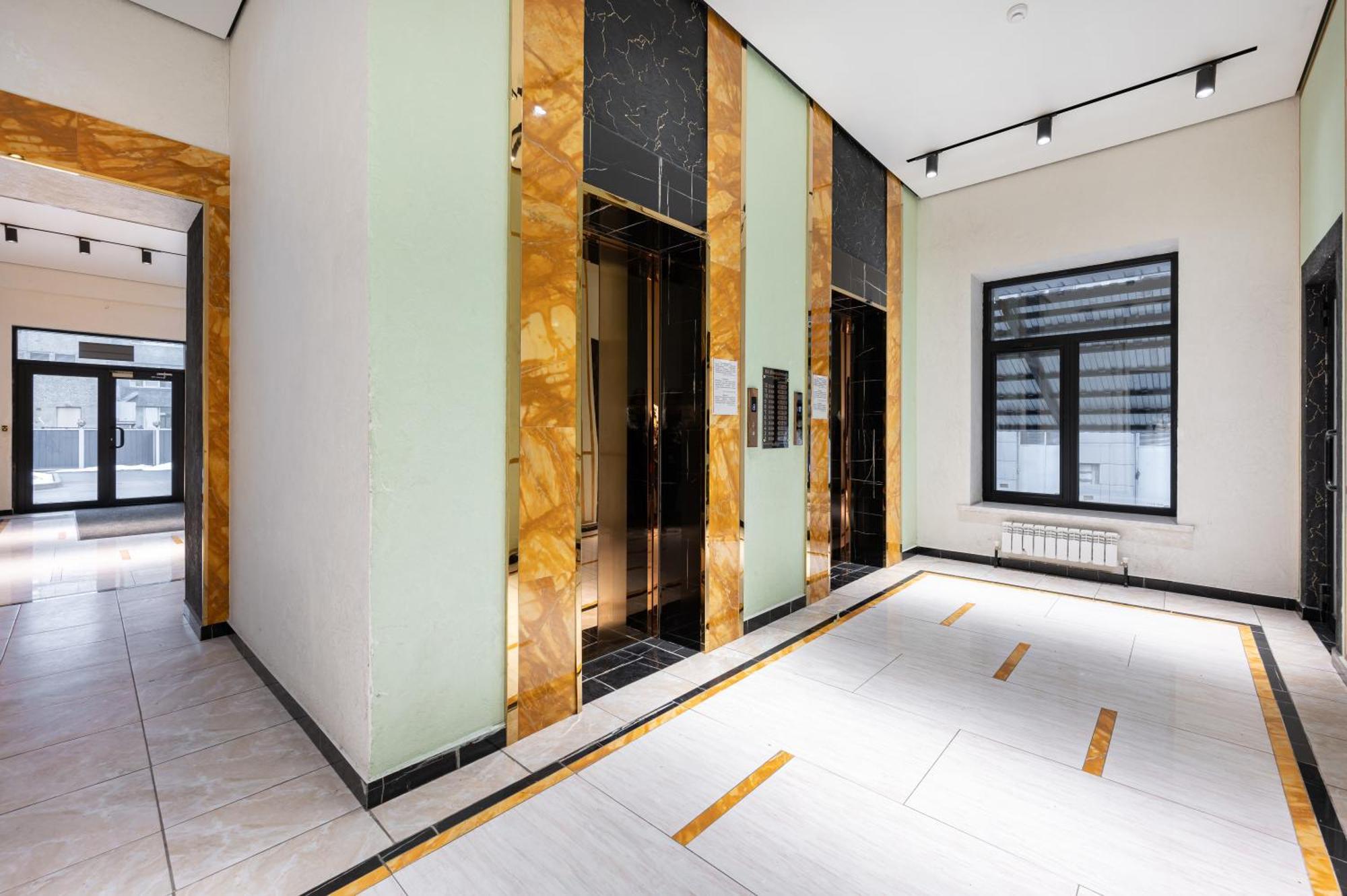 One Bedroom Apartment Next To Arbat In The Heart Of الماتي المظهر الخارجي الصورة